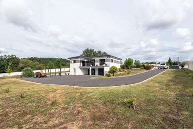 Maison à vendre 689 700 € 5 pièces 4 chambres 150 m² 46 576 m² de terrain Ouest Trelissac 24750