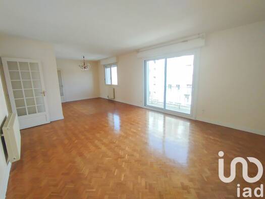 Appartement à vendre 75 000 € 4 pièces 3 chambres 103 m² Étage 4/4 Cité Bretonnie-Chatelet-Favieres-Conches Montluçon 03100