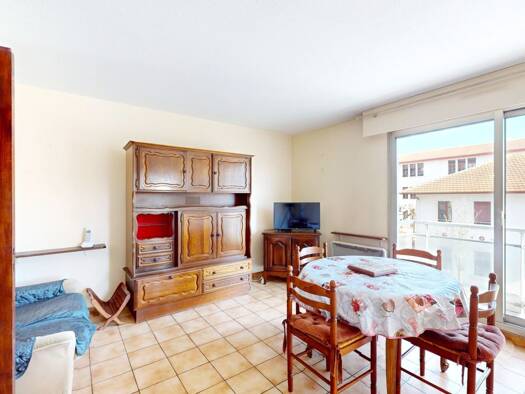 Appartement à vendre 180 000 € 2 pièces 1 chambre 42,9 m² Étage 2/8 Bayonne 64100