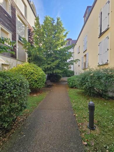 Appartement à vendre 95 000 € 1 pièce 24,5 m² RDC Centre Essonnes-Robinson Corbeil-Essonnes 91100