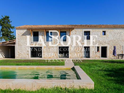 Ferme à vendre 999 000 € 6 pièces 5 chambres 270 m² 6 100 m² de terrain Orange 84100