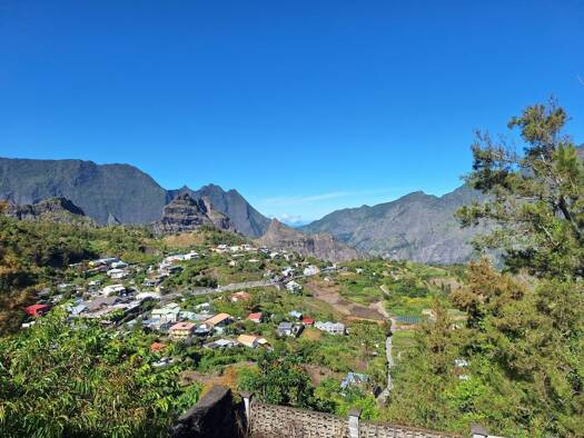 Terrain constructible à vendre 130 000 € 1 635 m² de terrain Cilaos 97413