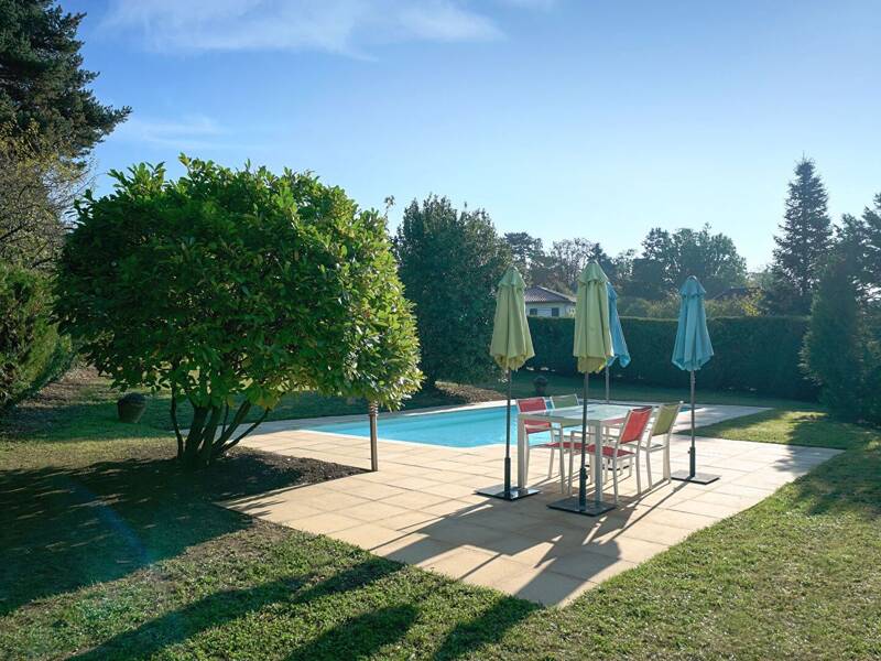 Maison à vendre, 240m², CHARBONNIERES LES BAINS