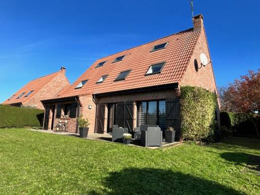 Maison à vendre 595 000 € 7 pièces 4 chambres 139 m² 466 m² de terrain Lompret 59840