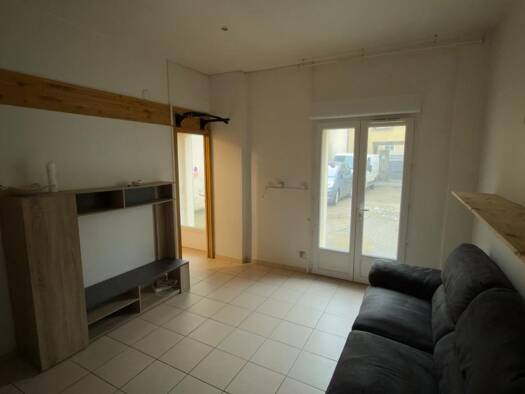 Appartement à louer 753 € 2 pièces 1 chambre 32 m² RDC/2 Sud Triel-sur-Seine 78510
