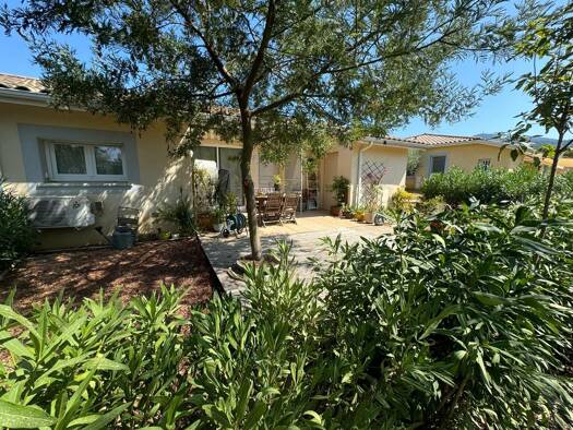 Maison de plain-pied à vendre 249 000 € 3 pièces 1 chambre 57,8 m² 75 m² de terrain Gonfaron 83590