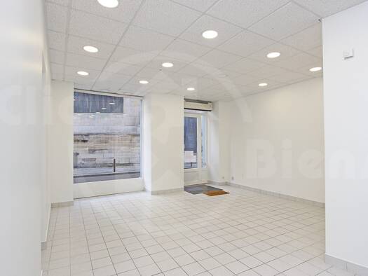 Local commercial à louer 1 550 € 33 m² de surface de vente Saint Louis Versailles 78000