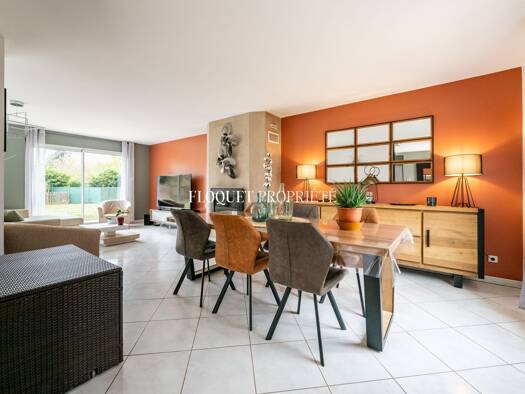Maison à vendre 747 000 € 8 pièces 5 chambres 212 m² 1 067 m² de terrain Saint-Martin-en-Bière 77630