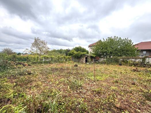 Terrain constructible à vendre 79 000 € 460 m² de terrain La Côte-Saint-André 38260