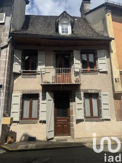 Maison à vendre 99 000 € 4 pièces 2 chambres 83 m² Vic-sur-Cère 15800