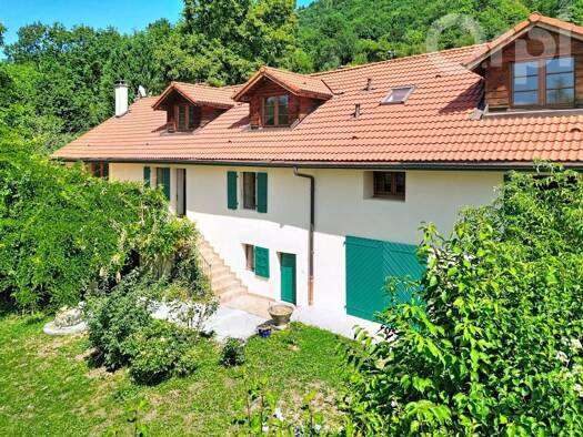Maison à vendre 899 000 € 6 pièces 5 chambres 275 m² 2 851 m² de terrain Saint-Cergues 74140