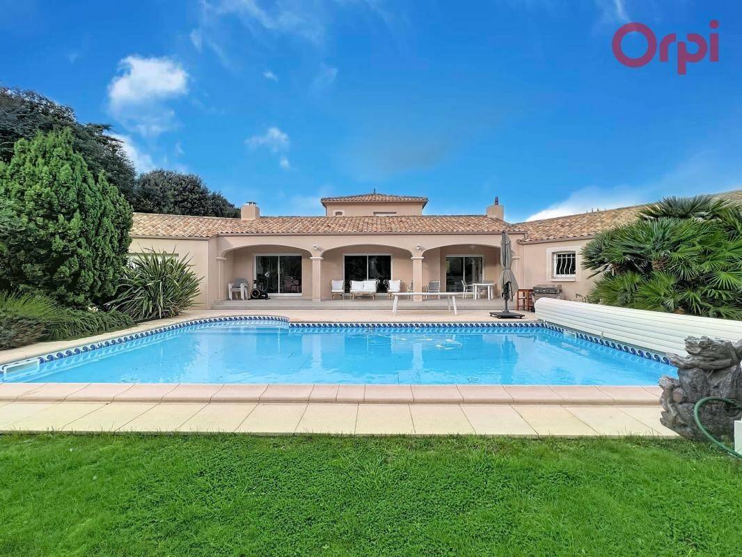Maison à vendre, 165m², TALMONT SAINT HILAIRE