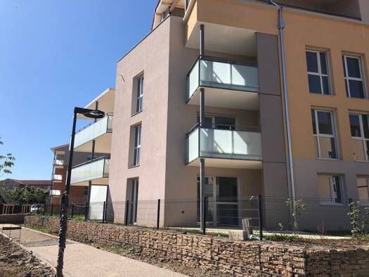 Appartement à vendre 265 000 € 3 pièces 2 chambres 63 m² Étage 2/3 Lozanne 69380