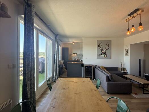 Appartement à vendre 264 500 € 3 pièces 2 chambres 83,97 m² Étage 5/5 La Bastide Bordeaux 33100