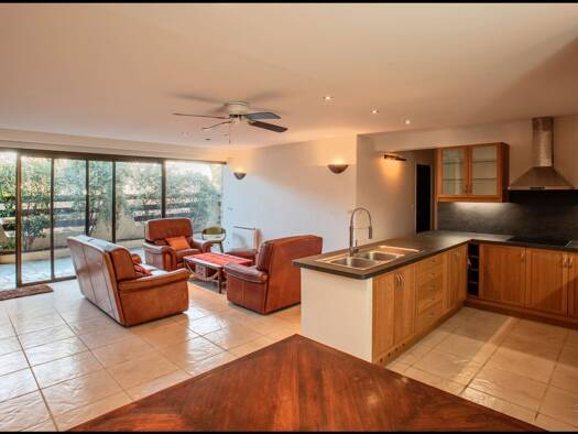 Appartement à vendre 275 000 € 3 pièces 2 chambres 75 m² RDC/2 Gondoles Nord I Choisy-le-Roi 94600