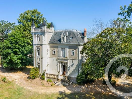 Maison à vendre 1 155 000 € 10 pièces 7 chambres 420 m² 270 000 m² de terrain Sainte-Luce-sur-Loire 44980