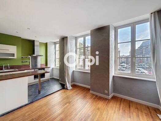 Appartement à louer 495 € 2 pièces 1 chambre 51,5 m² Sud Saint-Flour 15100