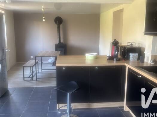 Maison de plain-pied à vendre 199 000 € 5 pièces 4 chambres 144 m² 488 m² de terrain Petite Hollande Sud Montbéliard 25200