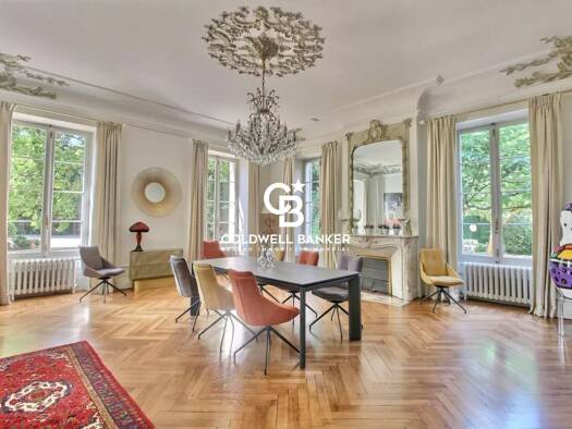 Maison à vendre 1 590 000 € 12 pièces 6 chambres 700 m² 2 150 m² de terrain École Joseph Bara-Groupe scolaire Carnot-Hôtel de Ville Agen 47000