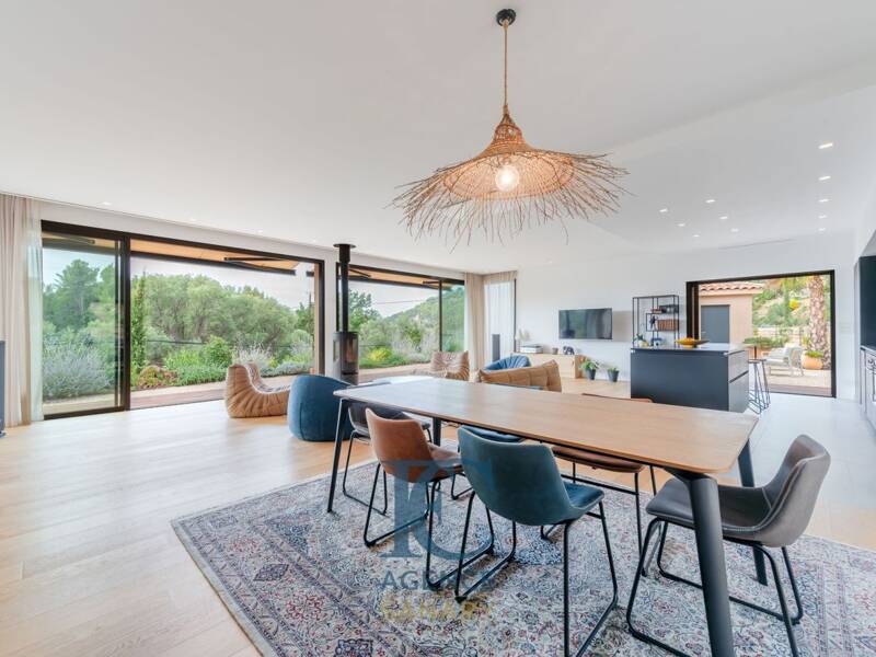 Maison à vendre, 214m², LA CADIERE D'AZUR