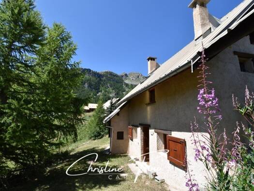 Chalet à vendre 625 000 € 7 pièces 4 chambres 110 m² 949 m² de terrain La Salle-les-Alpes 05240