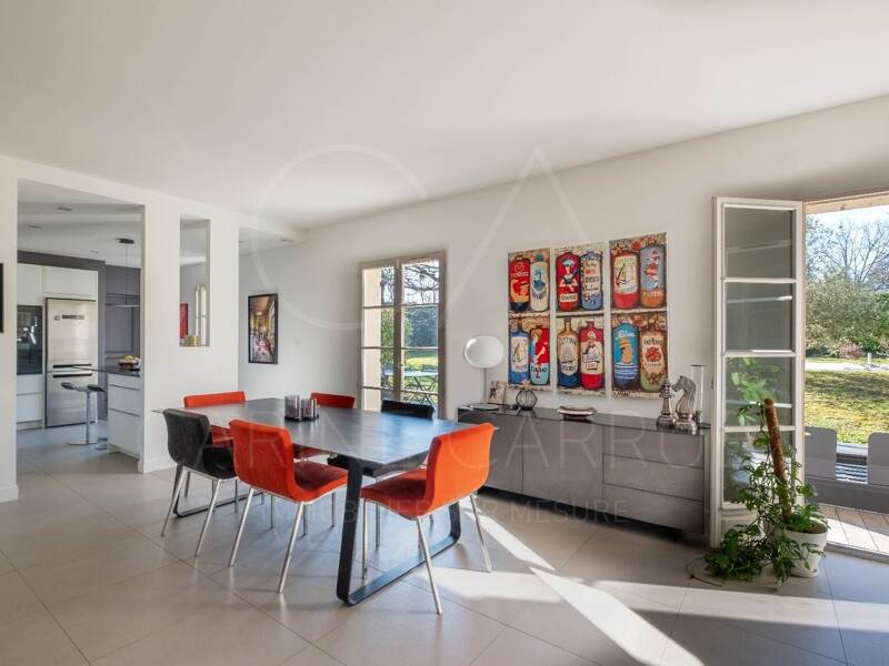 Maison à vendre, 182m², CHARBONNIERES LES BAINS