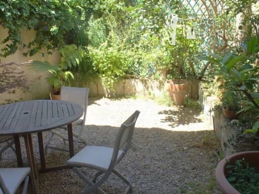 Maison à vendre 649 000 € 8 pièces 5 chambres 200 m² Centre Ville-Cavalerie-Hauture Arles 13200