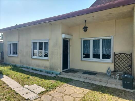 Maison de plain-pied à vendre 110 620 € 3 pièces 2 chambres 77,5 m² 248 m² de terrain Douai 59500