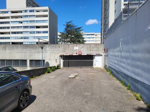 Parking à vendre 12 000 € Leclerc Rillieux-la-Pape 69140