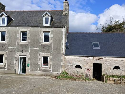 Maison à vendre 137 280 € 5 pièces 4 chambres 105 m² 1 729 m² de terrain Plougras 22780