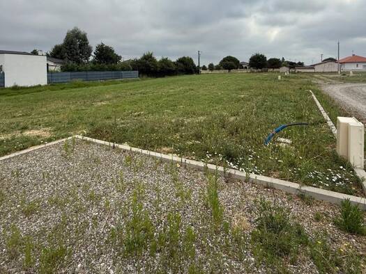 Terrain constructible viabilisé à vendre 54 950 € 521 m² de terrain Saint-Sardos 82600