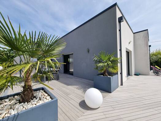 Maison de plain-pied à vendre 336 000 € 5 pièces 3 chambres 113 m² 1 057 m² de terrain Saint-Firmin-des-Prés 41100