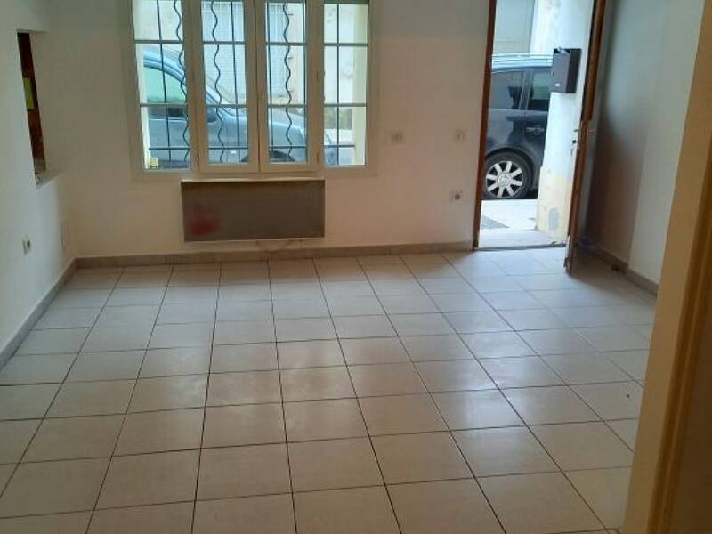 Maison à louer, 26m², ENTRAIGUES SUR LA SORGUE