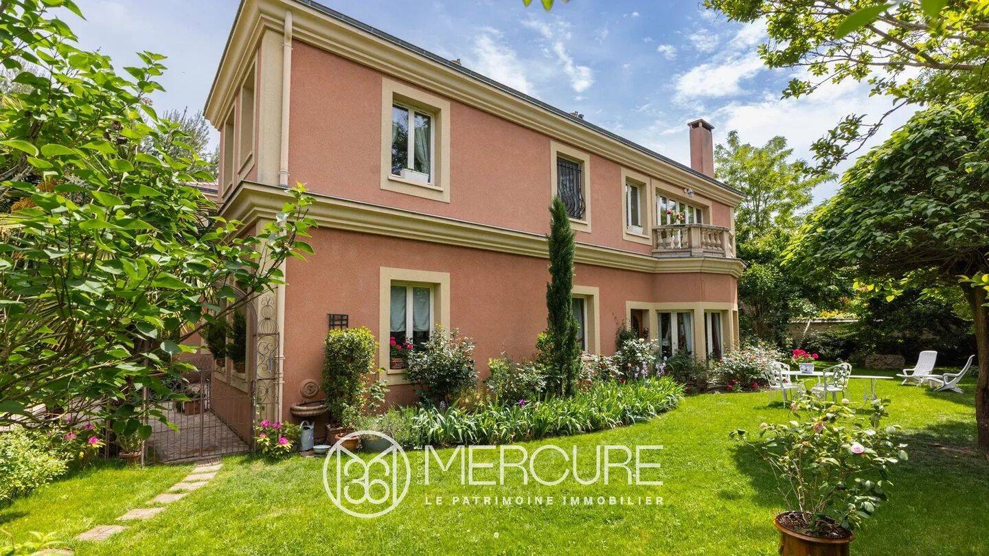 Maison à vendre, 450m², SAINT MAUR DES FOSSES