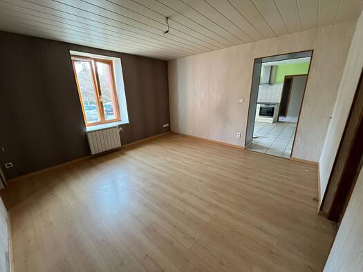 Appartement à vendre 188 000 € 3 pièces 2 chambres 82 m² RDC/2 Pareuses-Lavaux-Etraches Pontarlier 25300