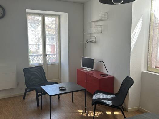 Appartement à louer - logement étudiant 340 € 1 pièce 17,6 m² Étage 2/3 Tauleac Baudoin Privas 07000