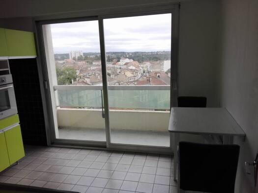 Appartement à louer 575 € 2 pièces 1 chambre 59,4 m² 6ème étage Angoulême 16000