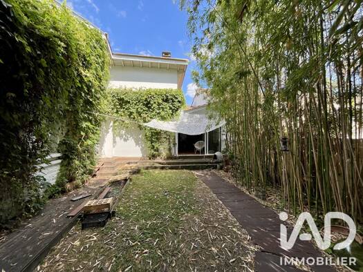 Maison à vendre 822 000 € 8 pièces 5 chambres 215 m² 841 m² de terrain Arlac Mérignac 33700