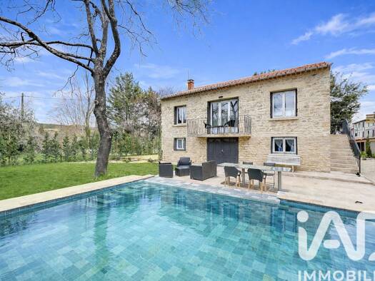 Maison à vendre 449 000 € 5 pièces 4 chambres 121 m² 835 m² de terrain Malaucène 84340