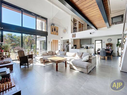 Villa à vendre 1 578 000 € 6 pièces 4 chambres 220 m² 945 m² de terrain Aiguillon-Port La Teste-de-Buch 33260