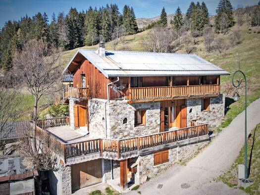 Chalet à vendre 1 750 000 € 7 pièces 4 chambres 260 m² 345 m² de terrain Saint-Martin-de-Belleville Les Belleville 73440
