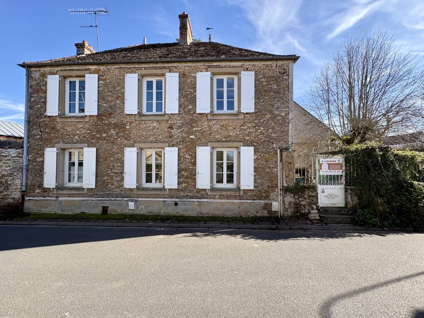 Maison à vendre, 174m², SAINT SAUVEUR SUR ECOLE