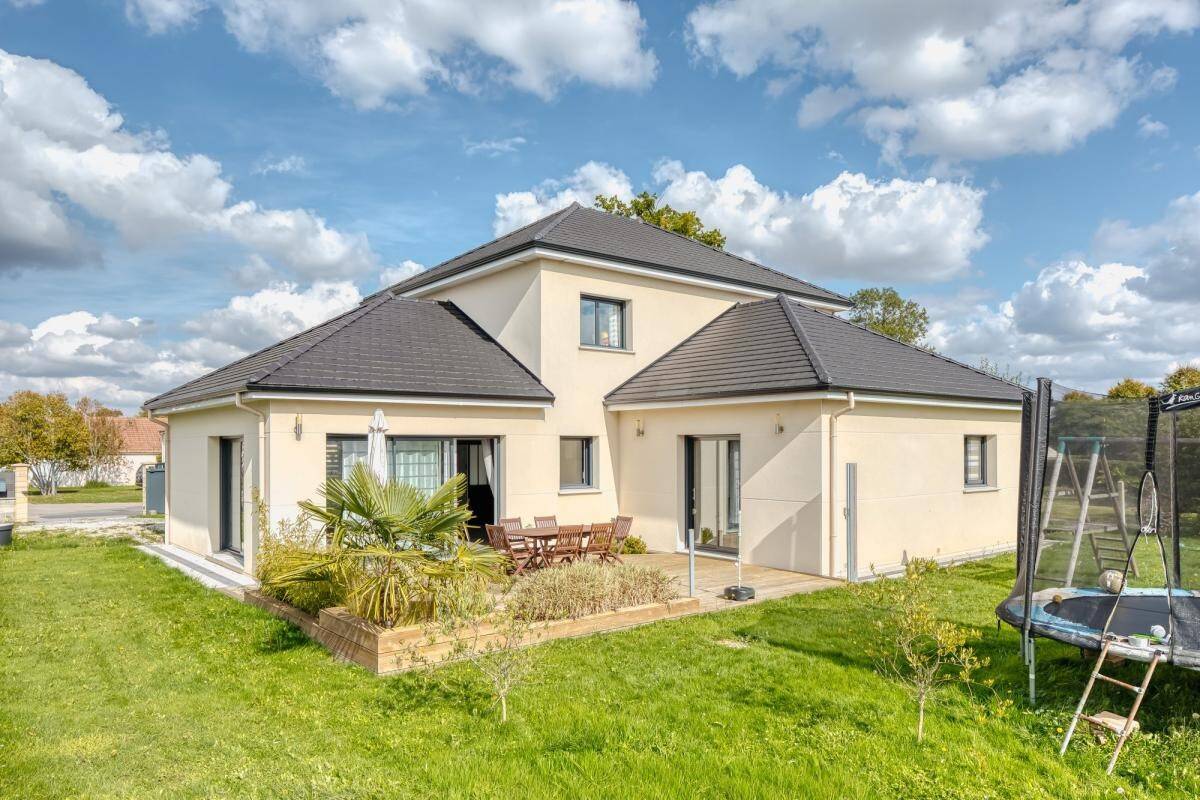 Maison à vendre, 169m², SAINT PIERRE DE VARENGEVILLE