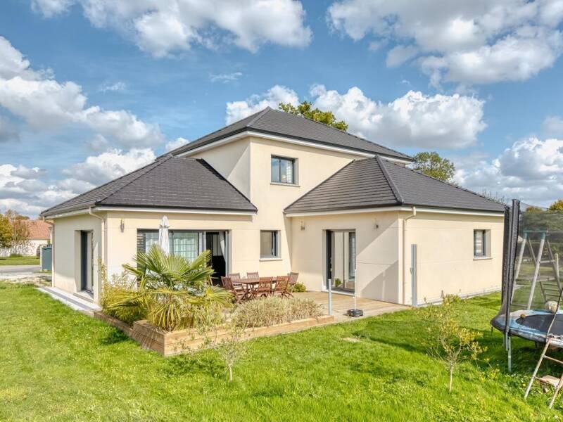 Maison à vendre, 169m², SAINT PIERRE DE VARENGEVILLE