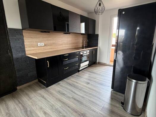 Appartement à vendre 157 000 € 4 pièces 1 chambre 50 m² Étage 2/3 Coopérative Agde 34300