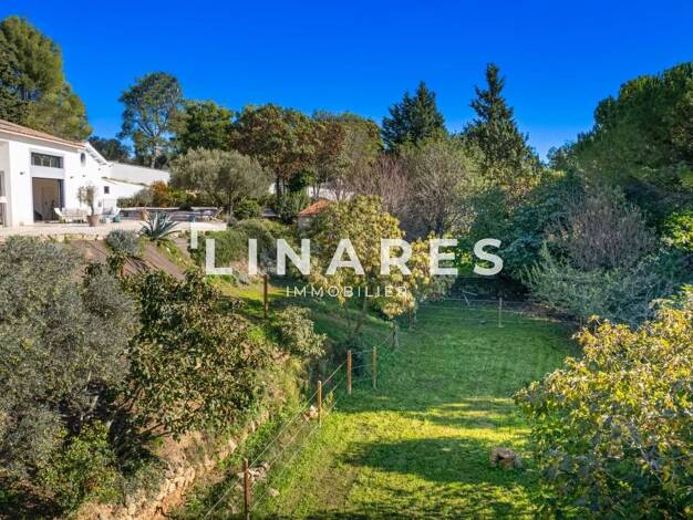 Maison à vendre 1 495 000 € 6 pièces 7 chambres 305 m² 4 000 m² de terrain Marseille 11ème 13011