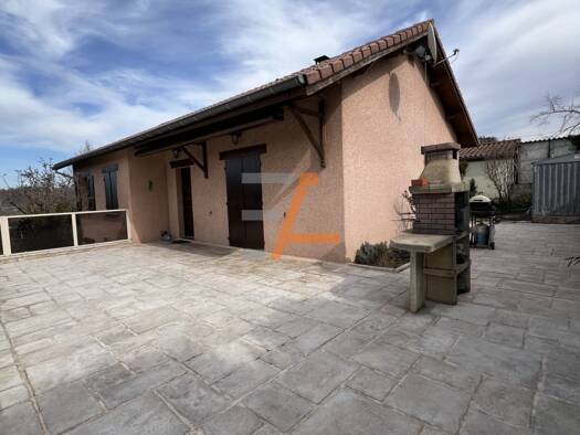 Maison à vendre 249 000 € 4 pièces 3 chambres 100 m² 725 m² de terrain Le Chambon Feugerolles 42500