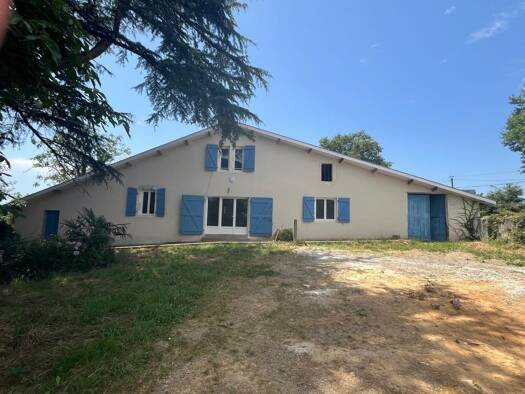 Villa à louer 850 € 4 pièces 3 chambres 129,4 m² 2 965 m² de terrain Donzacq 40360