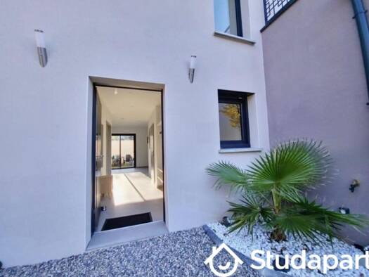 Colocation à louer 690 € 1 pièce 7 chambres 14 m² RDC Charréard Vénissieux 69200