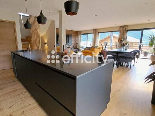 Chalet à vendre 827 000 € 5 pièces 4 chambres 190 m² 500 m² de terrain Ouest et Nord Passy 74190